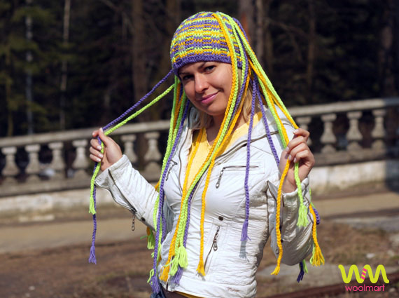 Женская осенняя вязаная шапка - повязка с разноцветными дредами. Woolmart. Ручная работа. Арт:1002